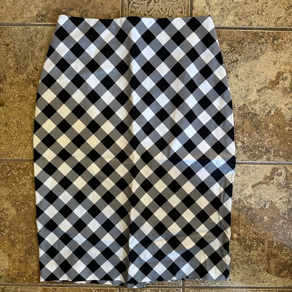 New York & Company 7th Avenue Suiting Classic Black and White Checkered ✏️ Skirt